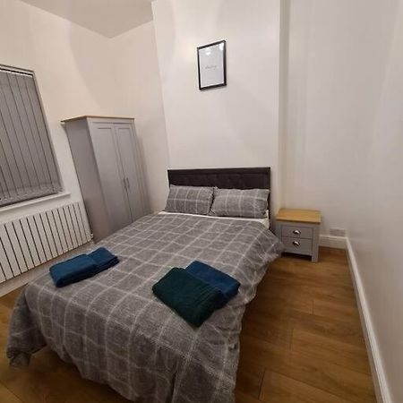 Luxury One Bedroom Flat London Bagian luar foto