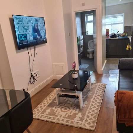 Luxury One Bedroom Flat London Bagian luar foto