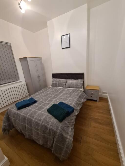 Luxury One Bedroom Flat London Bagian luar foto