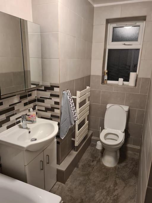 Luxury One Bedroom Flat London Bagian luar foto