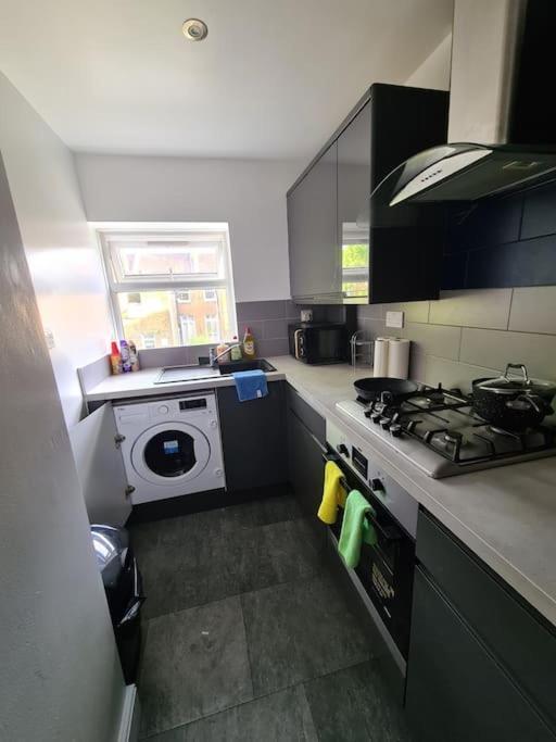 Luxury One Bedroom Flat London Bagian luar foto